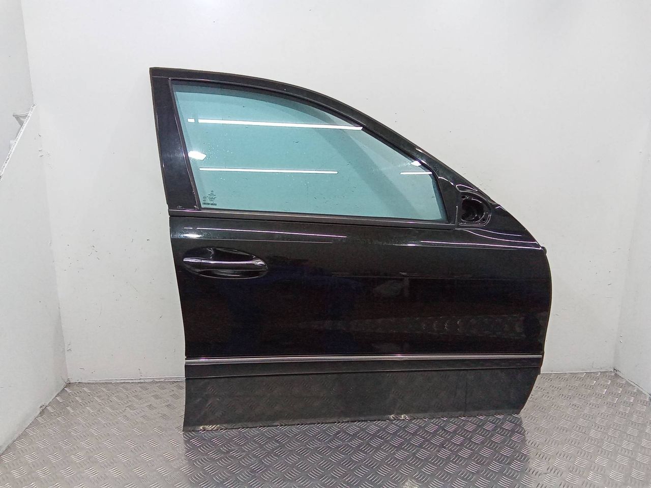 дверь передняя правая Mercedes-Benz E-Класс W211/S211 2005, седан