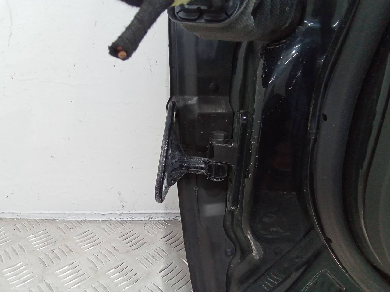 петля двери Mercedes-Benz E-Класс W211/S211 2005, седан