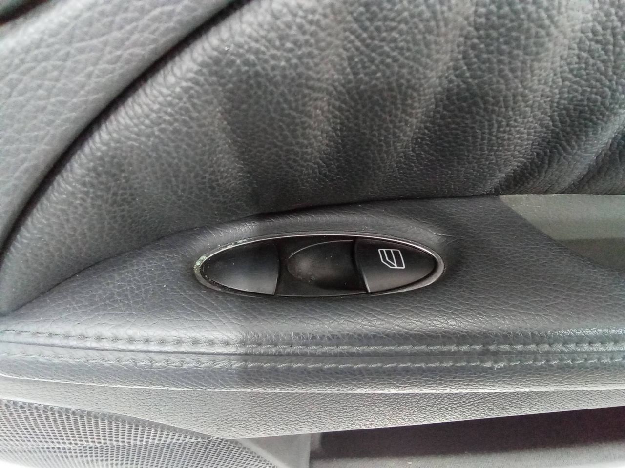 кнопка стеклоподъемника двери задней правой Mercedes-Benz E-Класс W211/S211 2005, седан