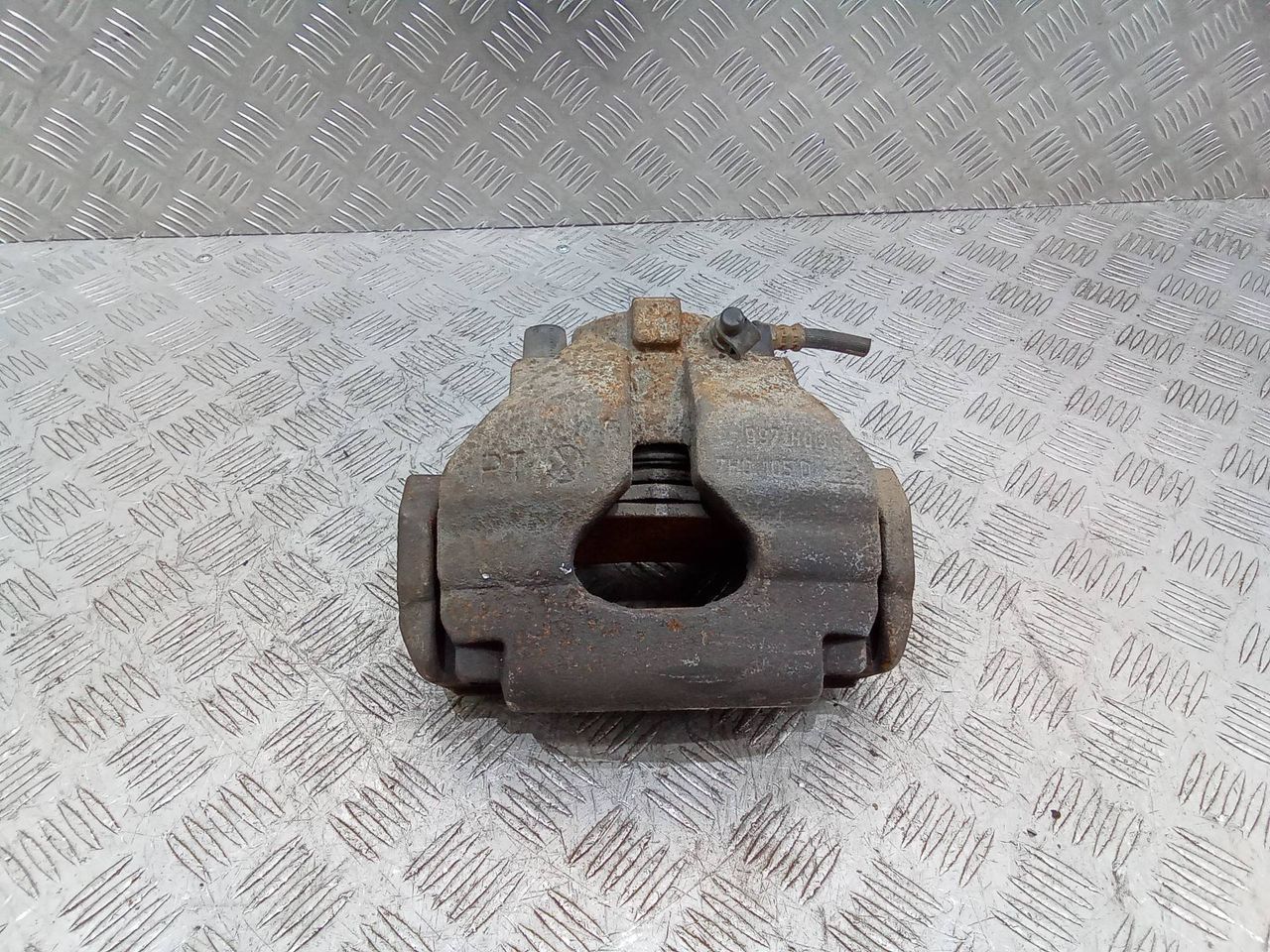 суппорт передний левый Volkswagen Transporter T5 2007, 7H0105D