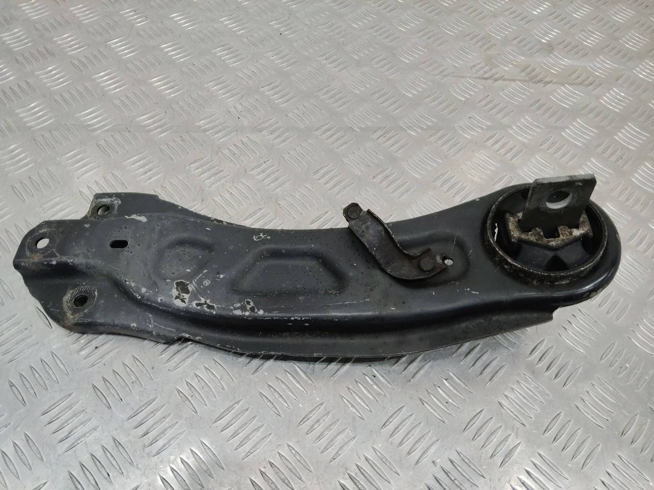 рычаг подвески Mercedes-Benz A-Класс W176 2015, 1.5 л., дизель, A2463500506