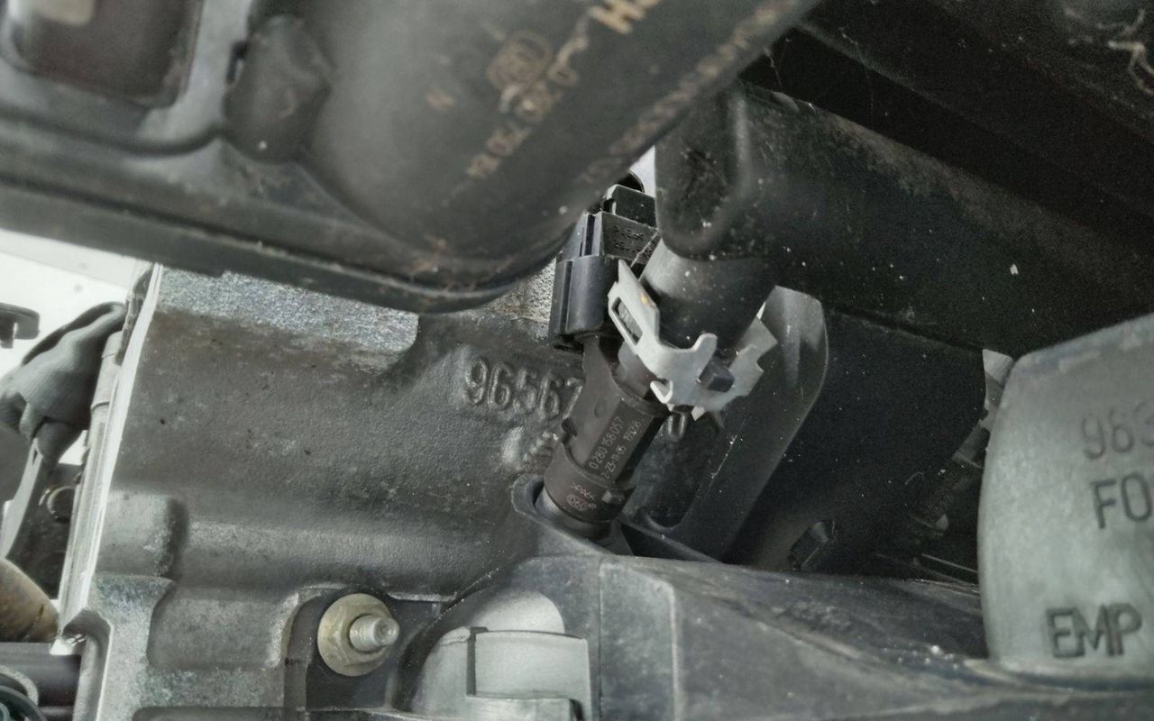 форсунка Peugeot 207 1 поколение 2006, 1.6 л., бензин, МКПП, 0280158057