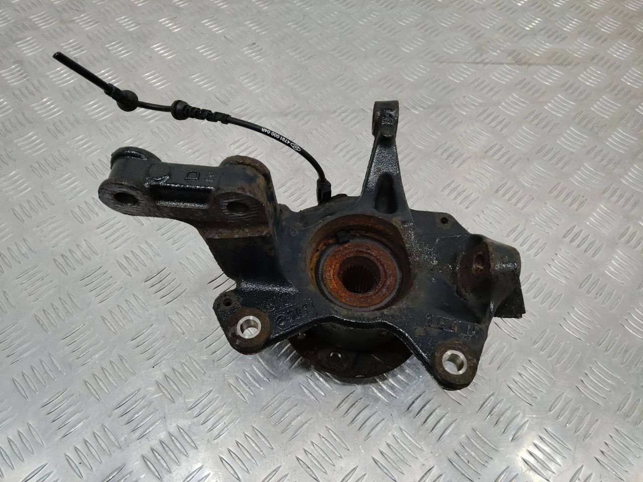 кулак поворотный правый Renault Megane 3 поколение 2010, 1.5 л., дизель