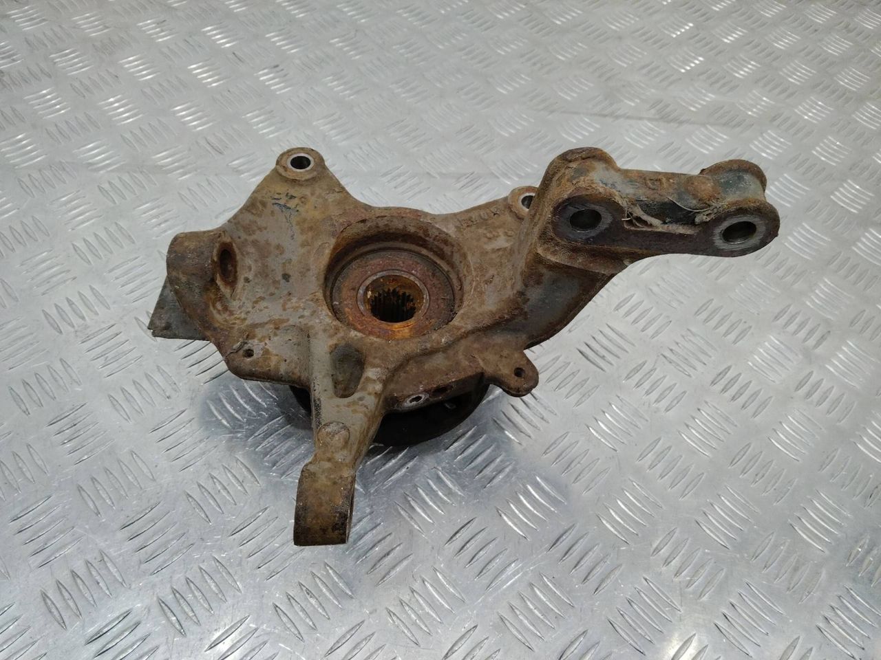 кулак поворотный правый Renault Megane 3 поколение 2012, 1.5 л., дизель