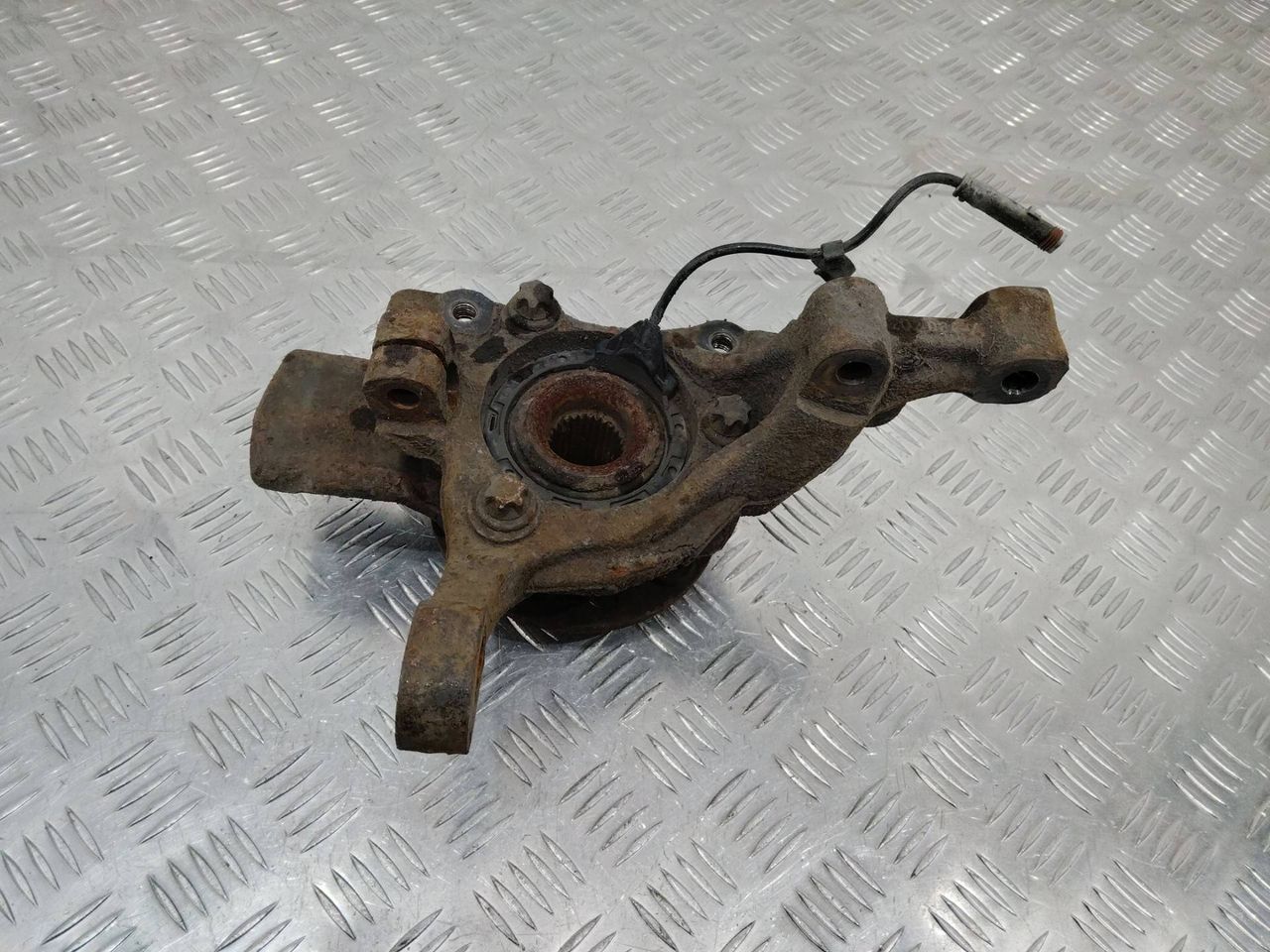 кулак поворотный правый Opel Astra H 2005, 1.9 л., дизель