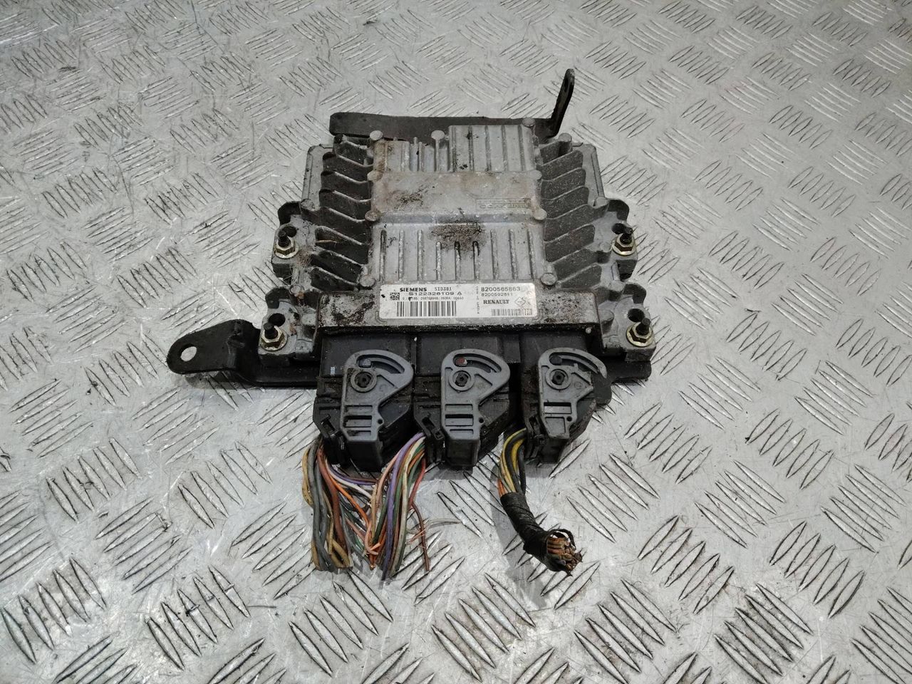 блок управления двигателем Renault Megane 3 поколение 2009, 1.5 л., дизель, МКПП, 8200565863