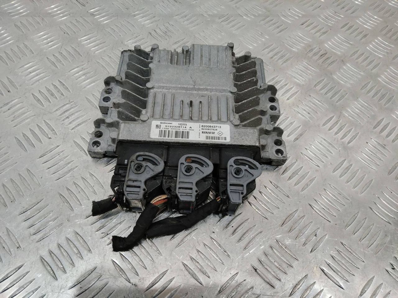 блок управления двигателем Renault Megane 3 поколение 2010, 1.5 л., дизель, МКПП, 8200843713