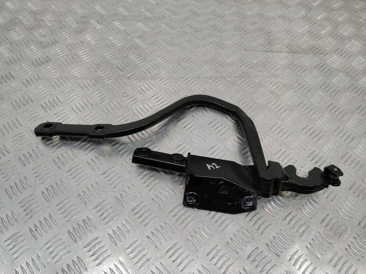 петля крышки багажника BMW 3 серия E90/E91/E92/E93 2007, 3.0 л., кабриолет, 1037409