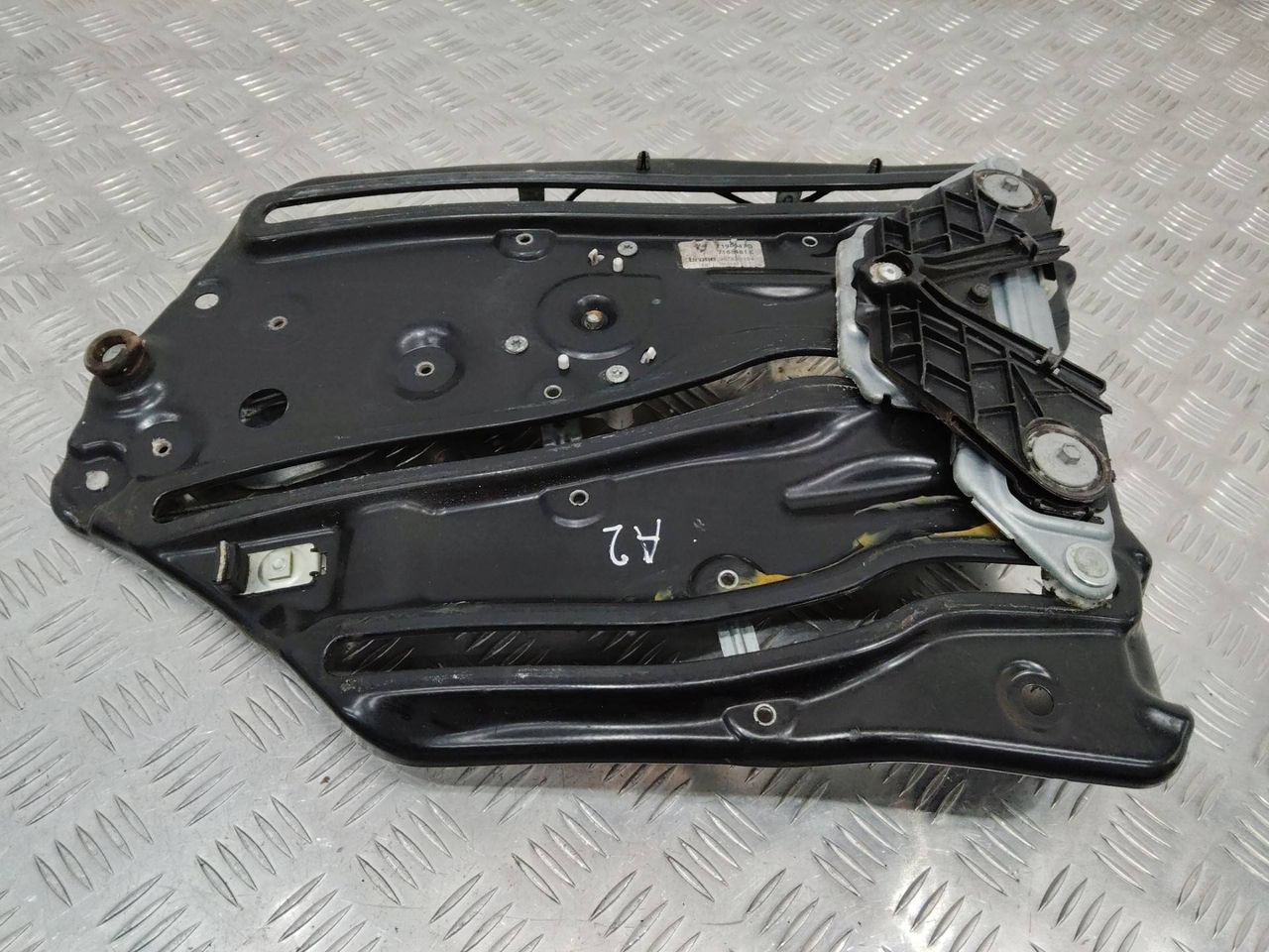 стеклоподъемник электрический задний левый BMW 3 серия E90/E91/E92/E93 2007, 3.0 л., кабриолет, 7198047S