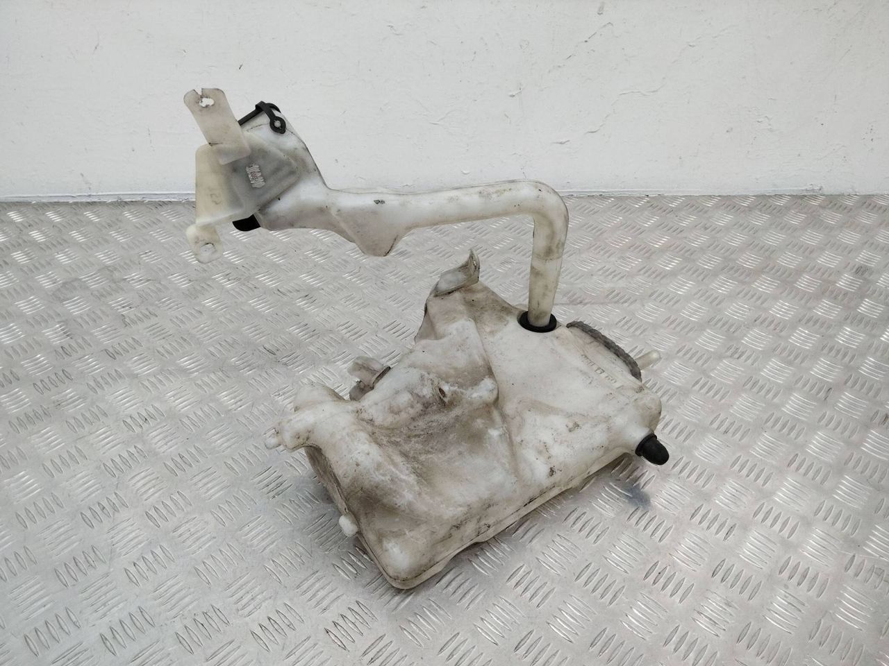 бачок омывателя Mercedes-Benz E-Класс W211/S211 2005, 2118601360