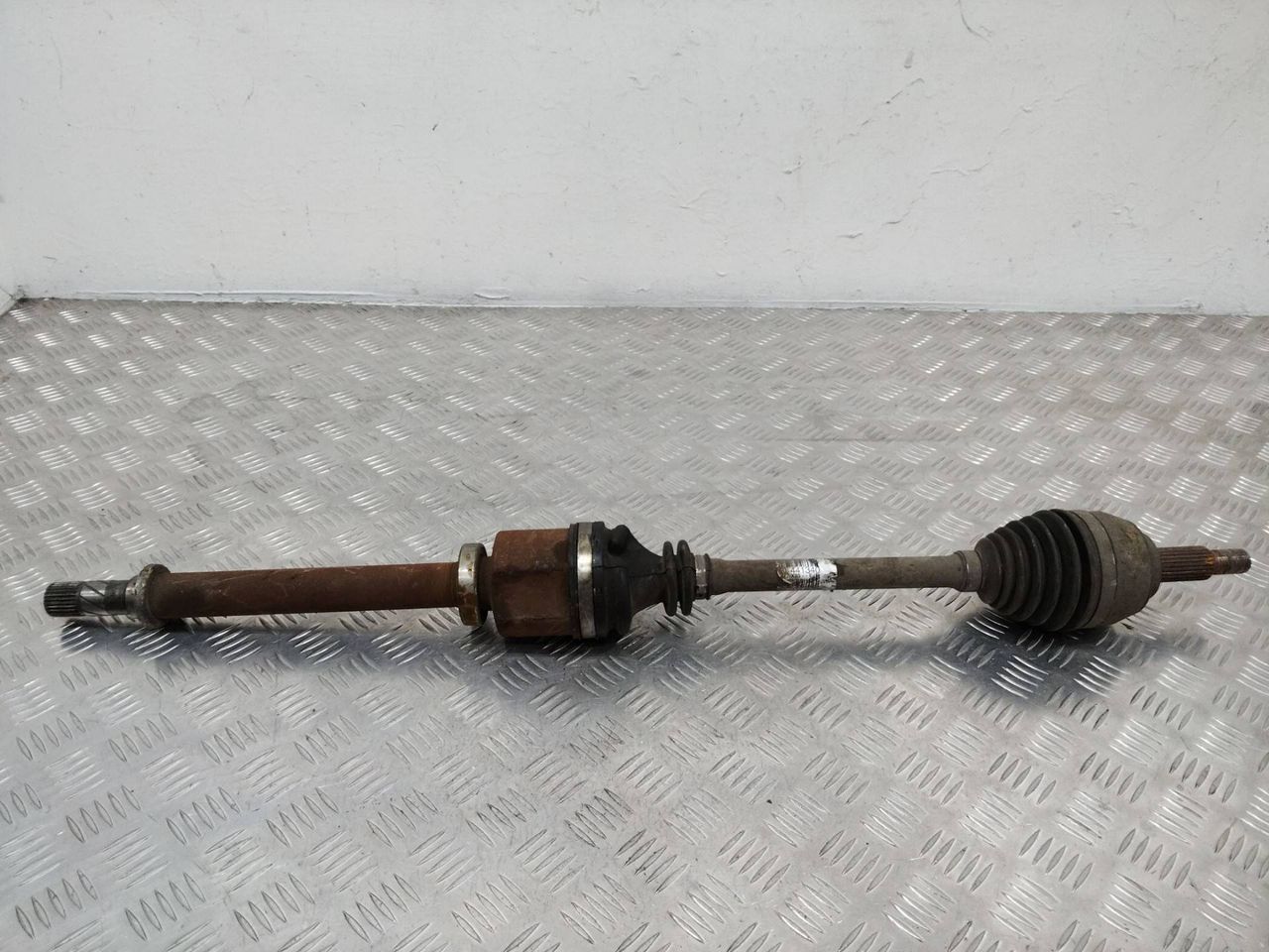полуось передняя правая (приводной вал, ШРУС) Renault Clio 3 поколение 2008, 1.5 л., дизель, 8200441340