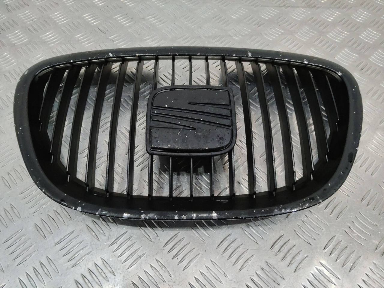решетка радиатора SEAT Altea 1 поколение 2007, 5P0853654