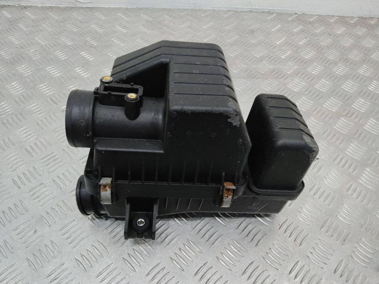 корпус воздушного фильтра Honda Civic 8 поколение 2006, 1.3 л., бензин, электро, АКПП