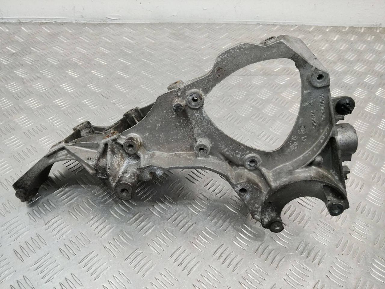 кронштейн генератора Renault Espace 4 поколение 2003, 2.2 л., дизель, 8200154164