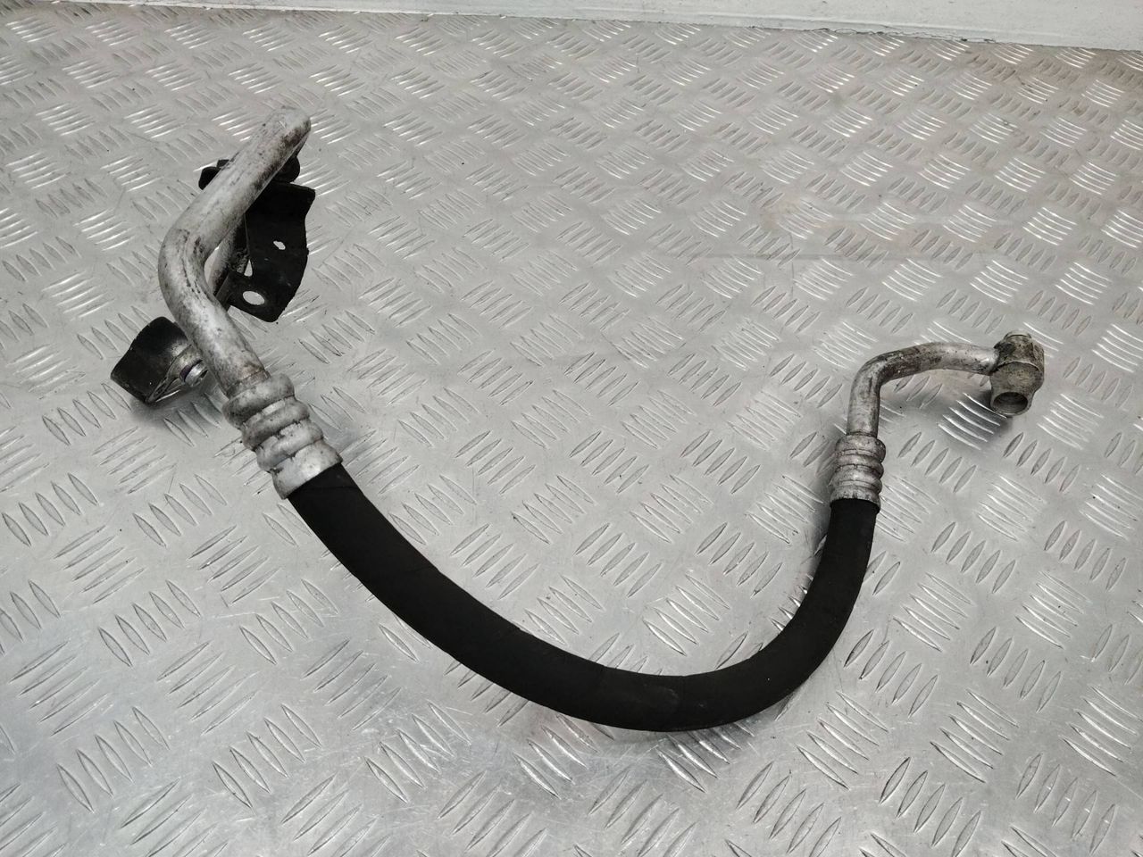 трубка кондиционера Audi Q7 4L 2008, 3.0 л., дизель, АКПП, 7L6820721BJ