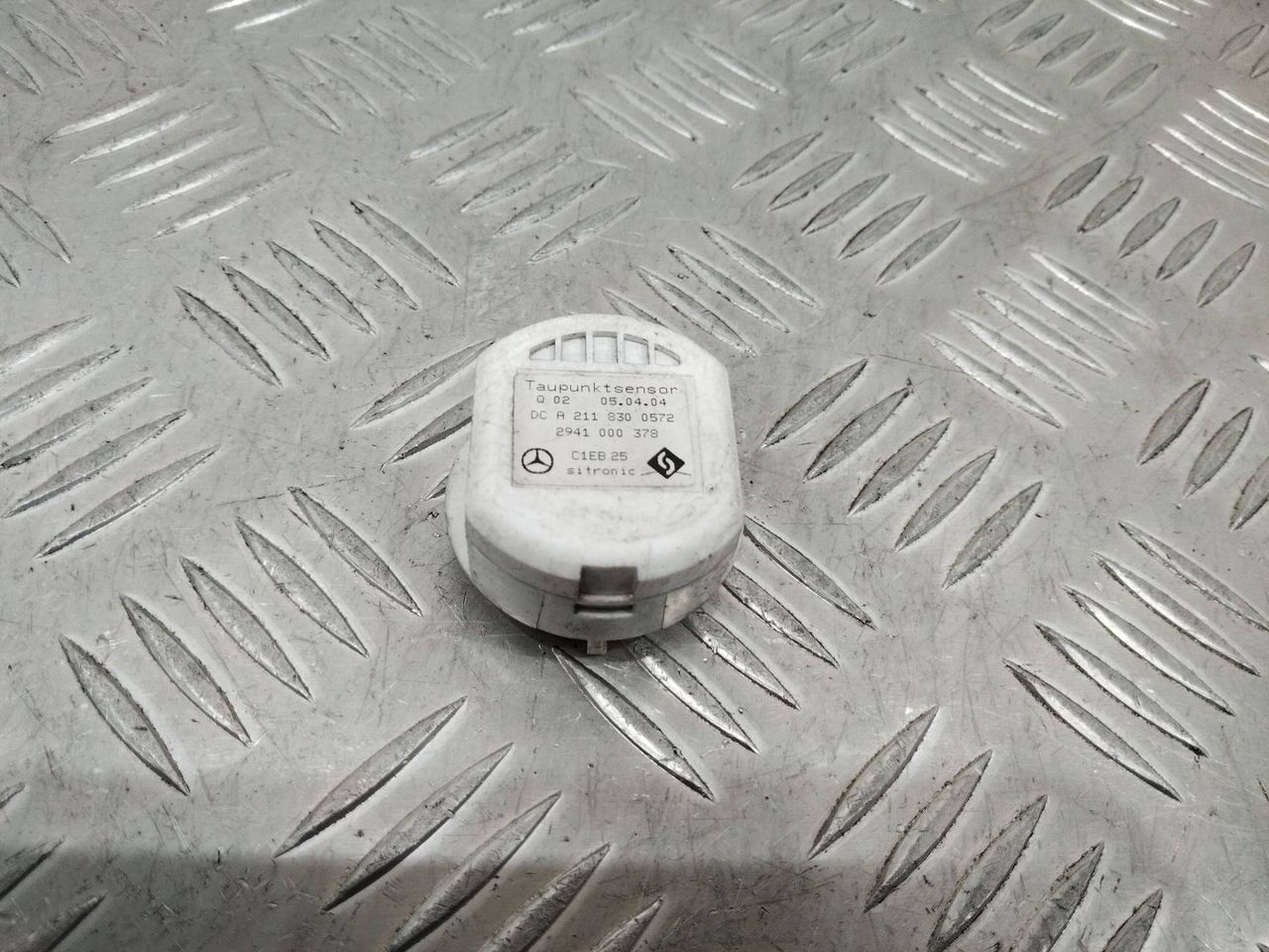 датчик температуры Mercedes-Benz E-Класс W211/S211 2004, A2118300572