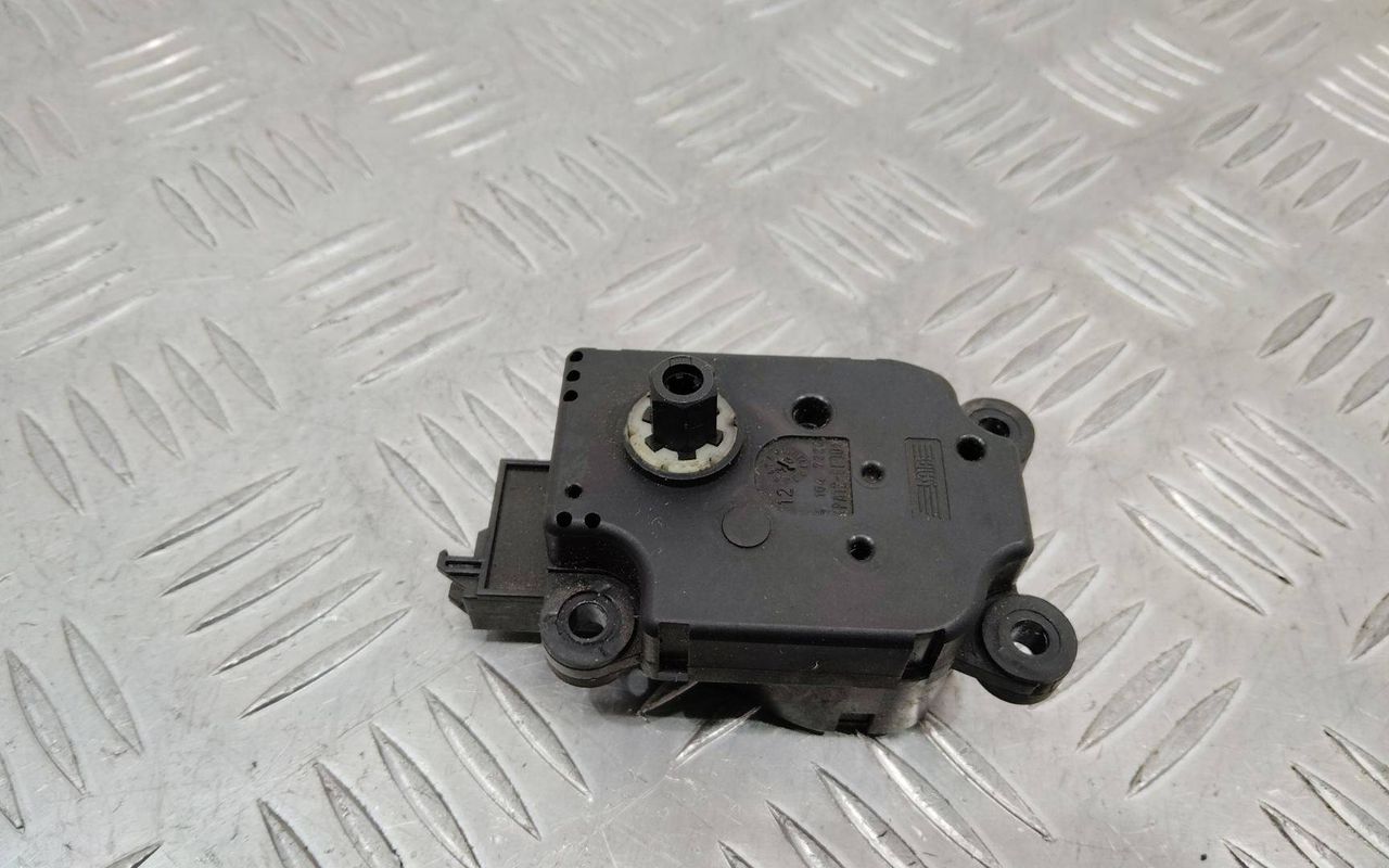моторчик заслонки печки Mercedes-Benz E-Класс W211/S211 2004, A2038201642