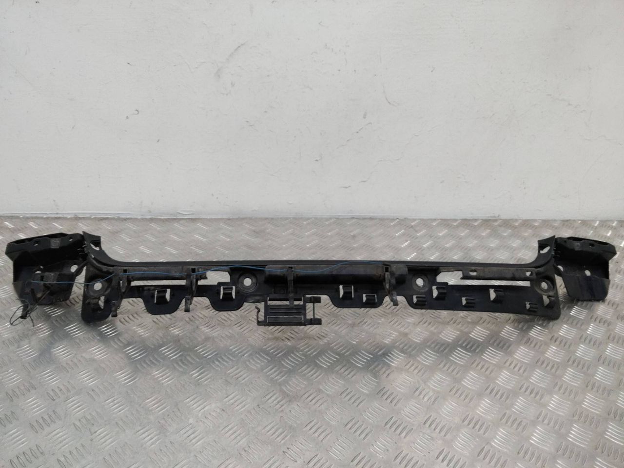Крепление бампера заднего BMW 3 серия E90/E91/E92/E93 2007, 3.0 л., бензин, кабриолет, 7161457