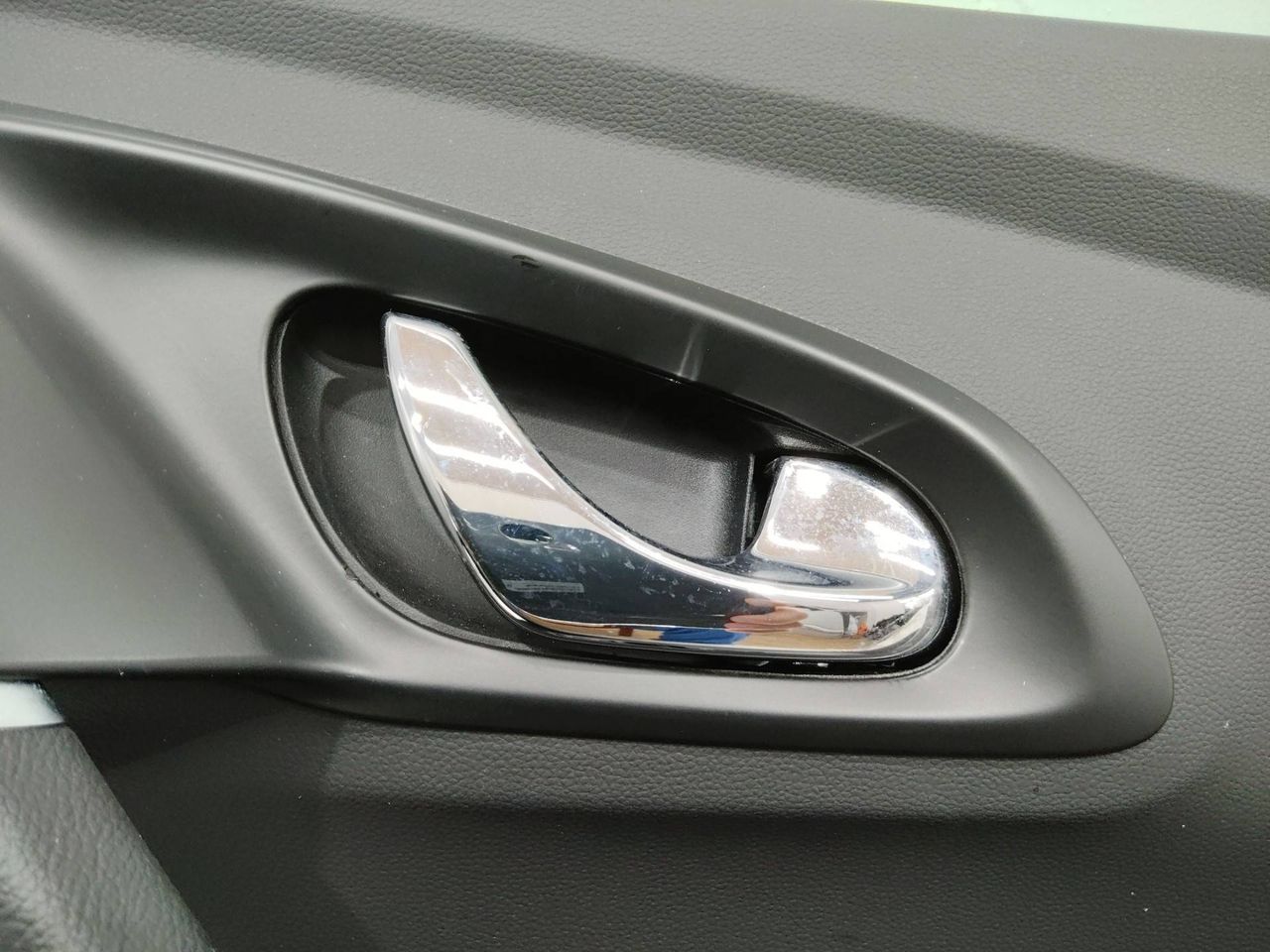 ручка внутренняя передняя правая Renault Kadjar 1 поколение 2018