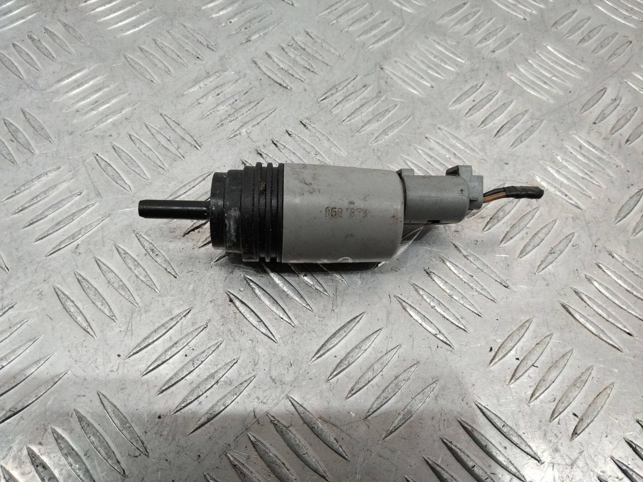 насос (моторчик) омывателя стекла BMW 3 серия E90/E91/E92/E93 2007, кабриолет, 6934159