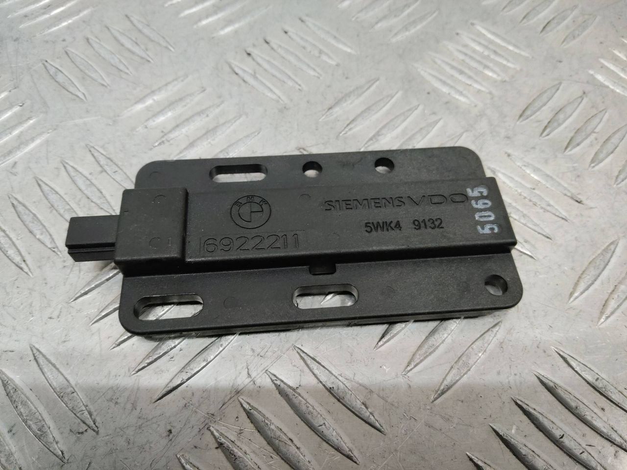 антенна BMW 3 серия E90/E91/E92/E93 2007, кабриолет, 6922211