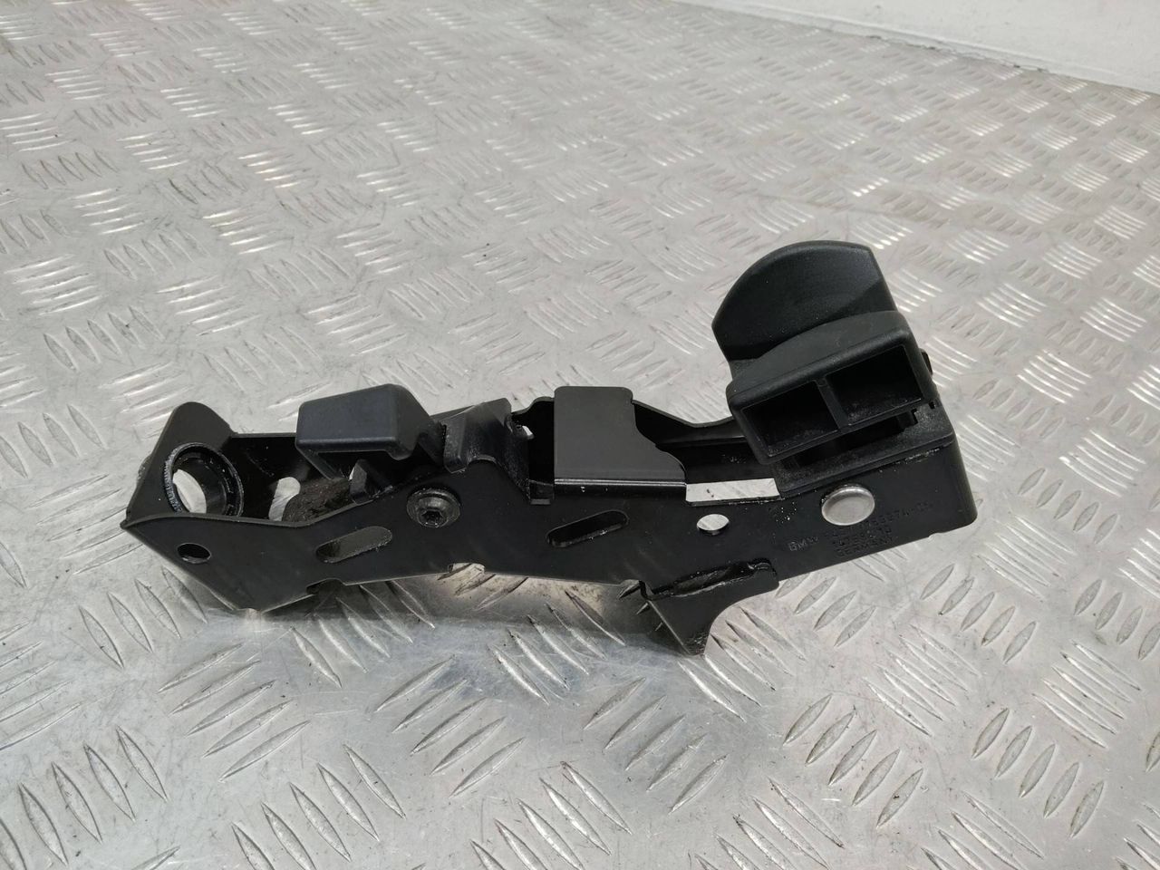 кронштейн (крепление) BMW 3 серия E90/E91/E92/E93 2007, 3.0 л., бензин, кабриолет, 54377183274