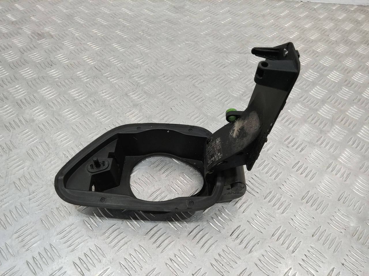 лючок топливного бака BMW 3 серия E90/E91/E92/E93 2007, 3.0 л., бензин, кабриолет, 7144330