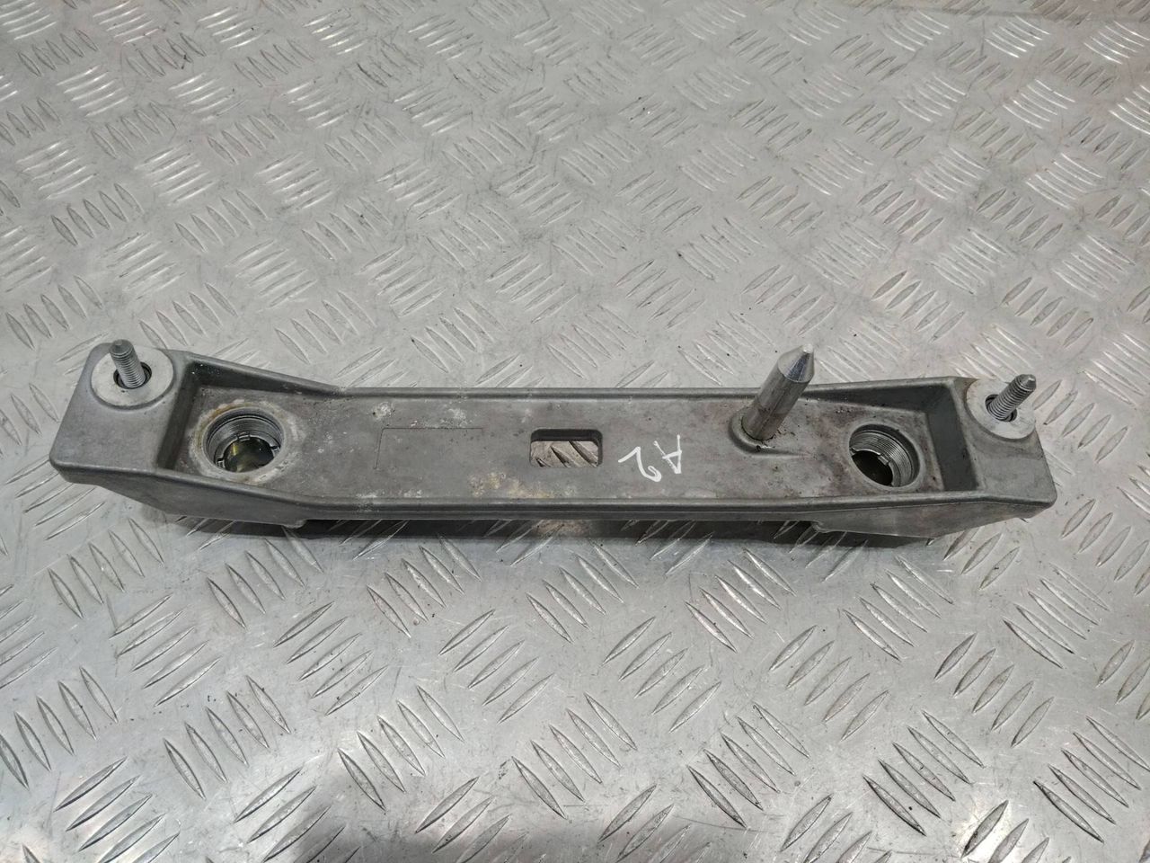 кронштейн (крепление) BMW 3 серия E90/E91/E92/E93 2007, 3.0 л., бензин, кабриолет, 54347157263