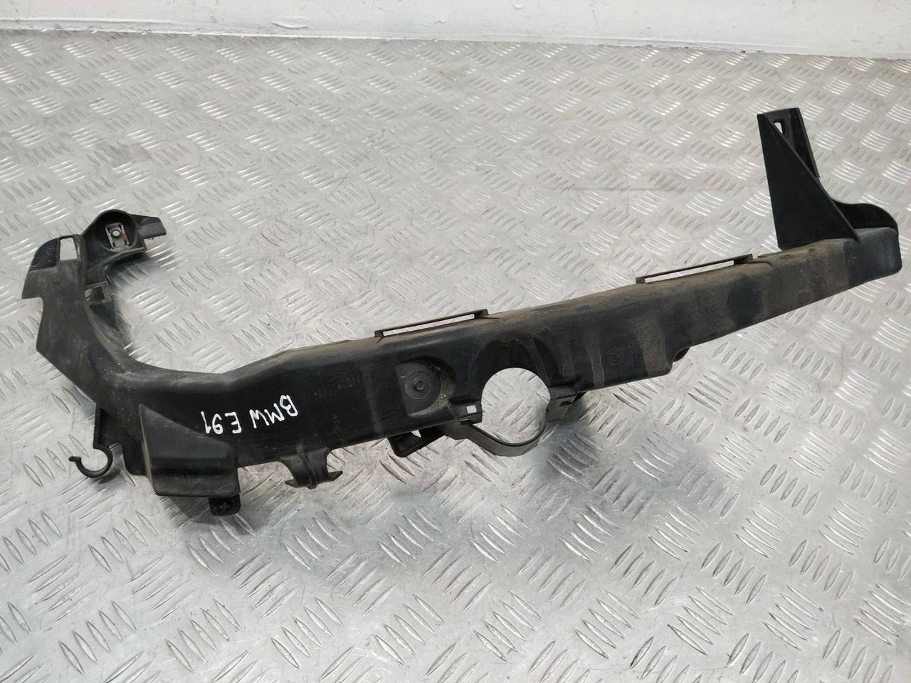крепление фары правой BMW 3 серия E90/E91/E92/E93 2006, 51647116708
