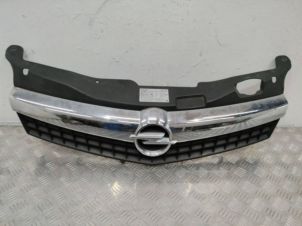 решетка радиатора Opel Astra H/Family [рестайлинг] 2008, 13247083