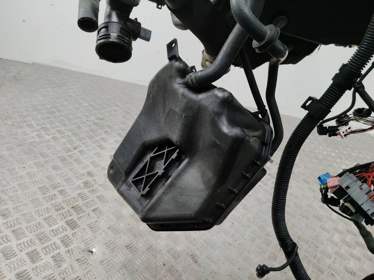 бачок расширительный Volkswagen Touareg 1 поколение 2004, 2.5 л., дизель, АКПП, 7L0121407