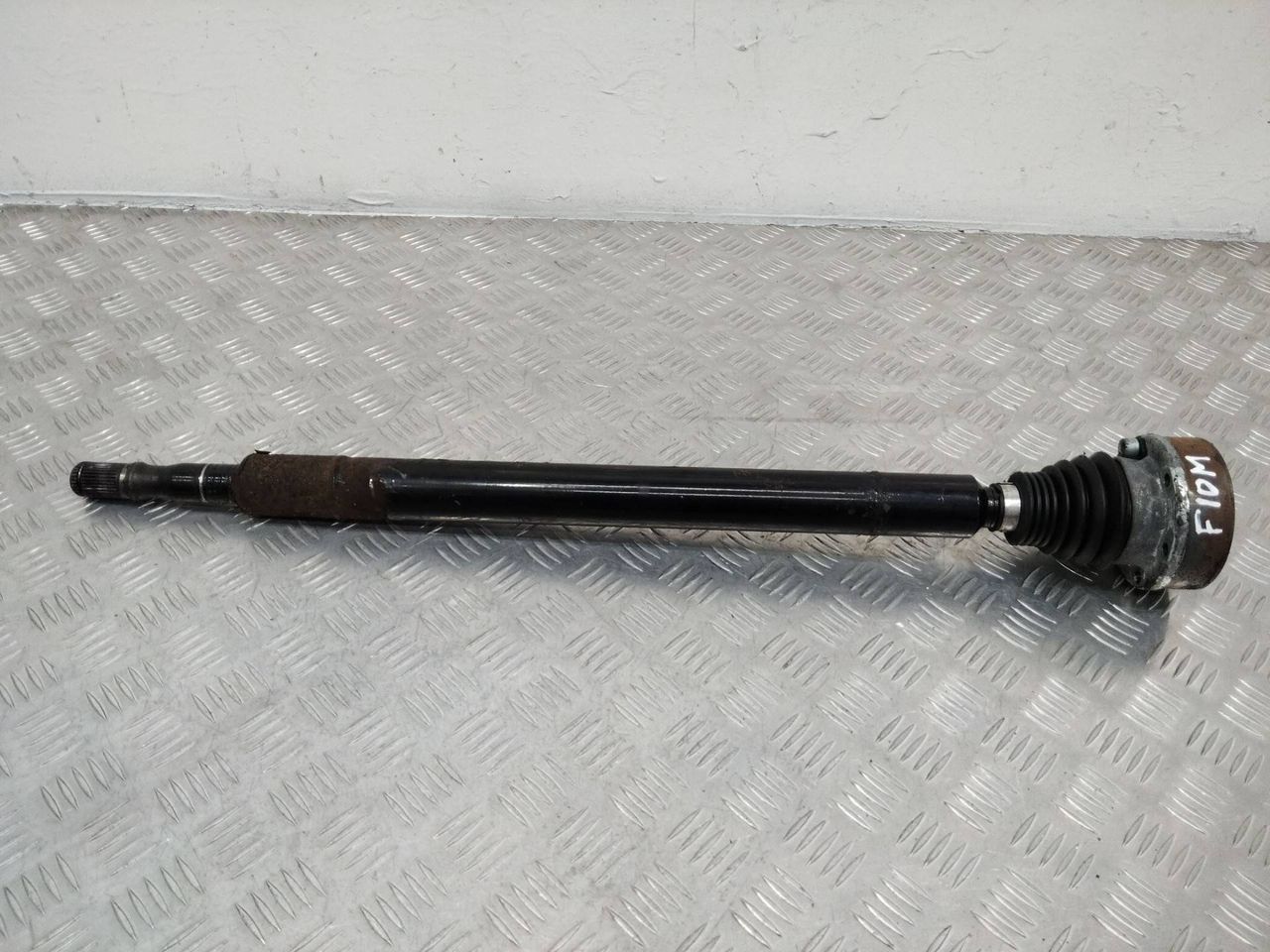 полуось передняя правая (приводной вал, ШРУС) Volkswagen Passat B6 2006, 1.9 л., дизель, МКПП