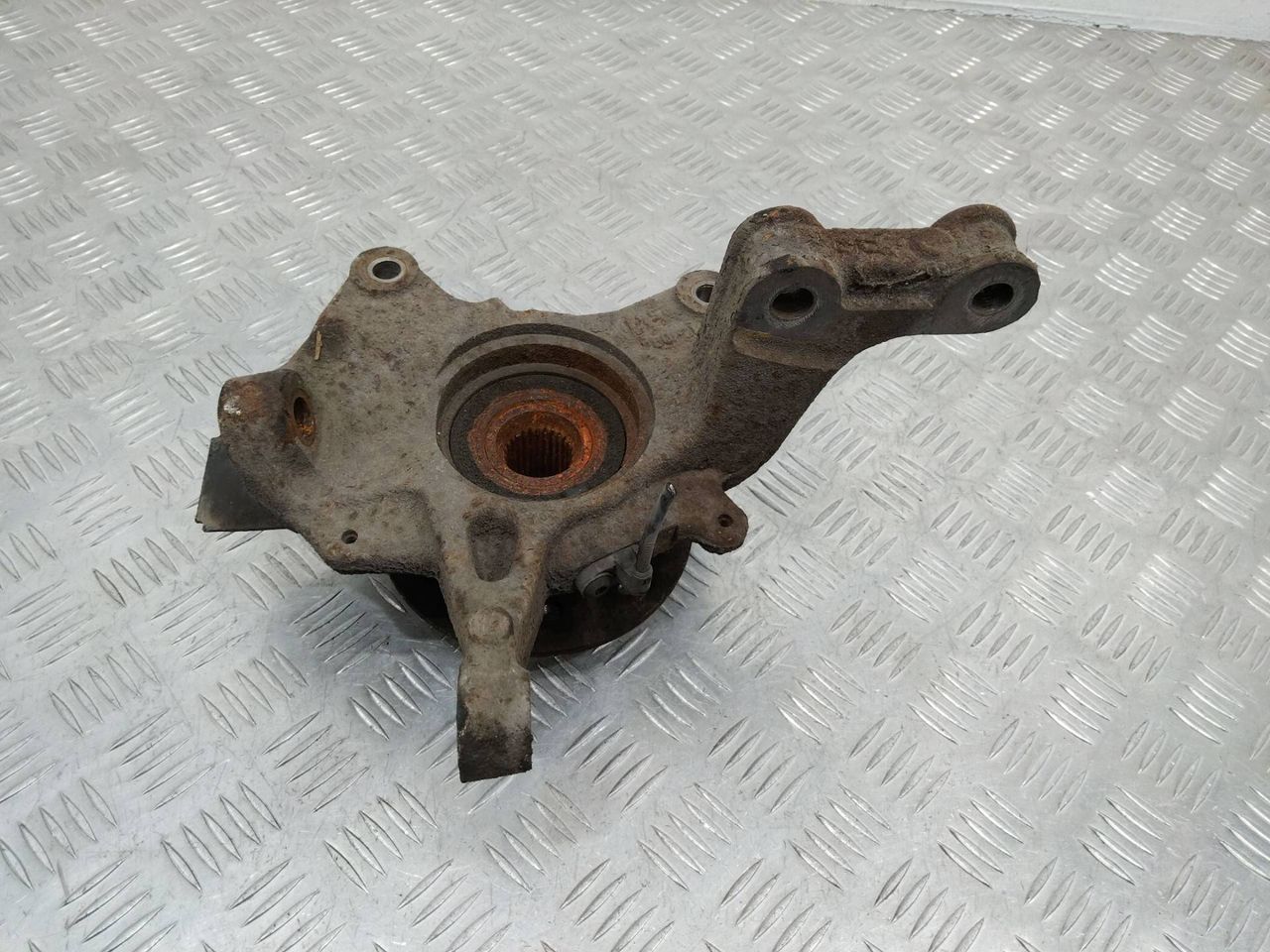 кулак поворотный правый Renault Scenic 3 поколение 2011, 1.9 л., дизель