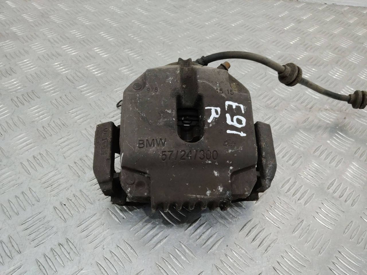 суппорт передний правый BMW 3 серия E90/E91/E92/E93 2006, 2.0 л., дизель