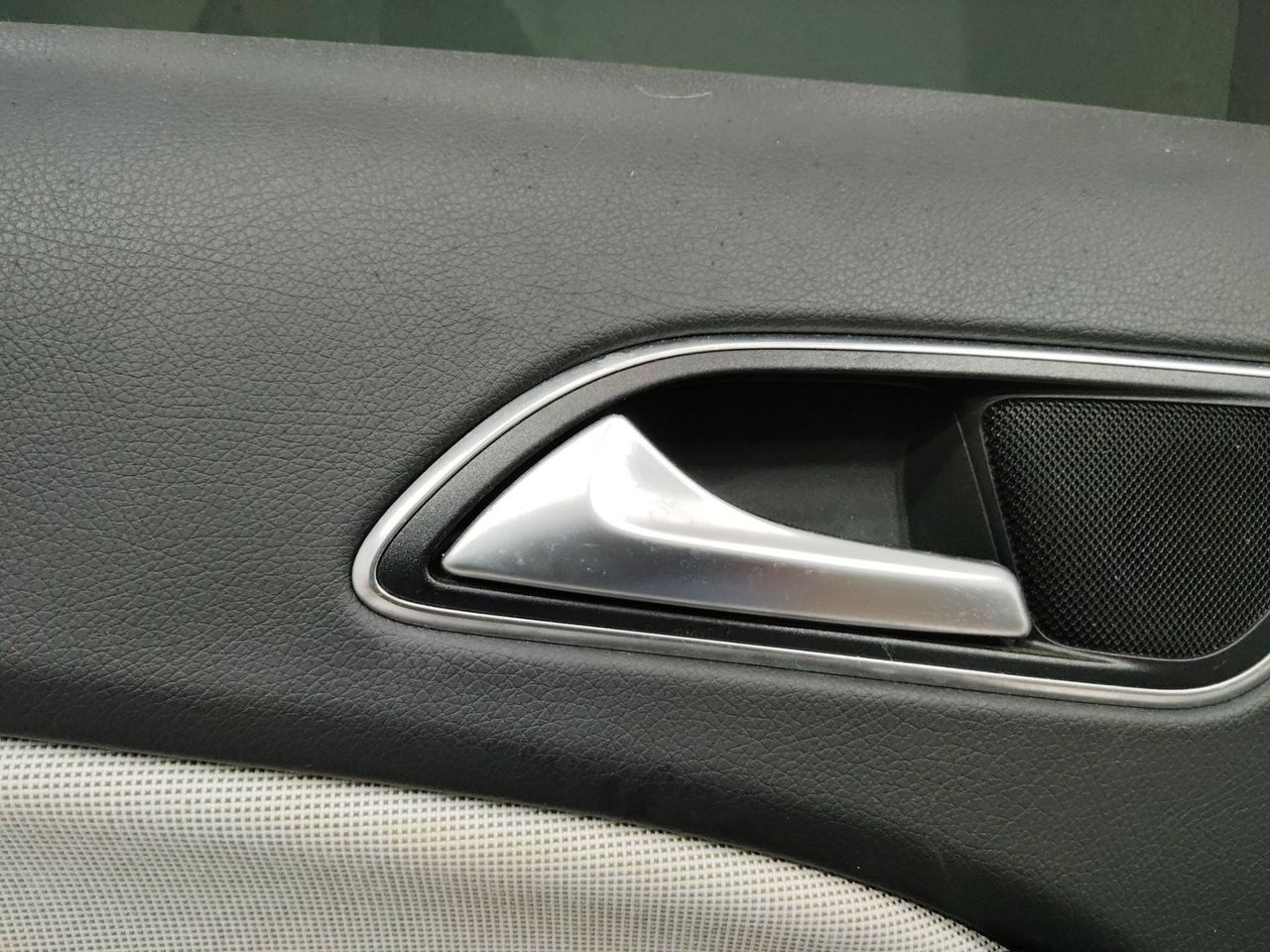 ручка внутренняя задняя левая Mercedes-Benz A-Класс W176 2015