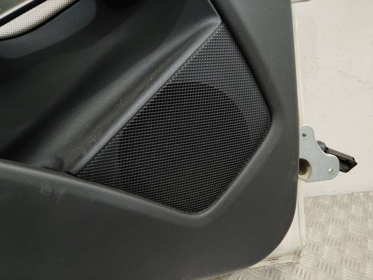 динамик двери Mercedes-Benz A-Класс W176 2015