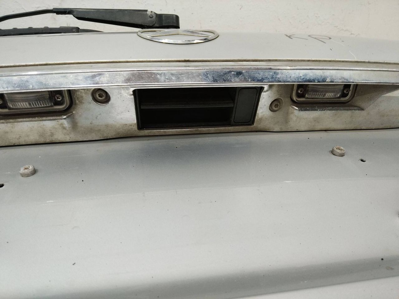 кнопка открытия багажника Mercedes-Benz E-Класс W211/S211 [рестайлинг] 2008
