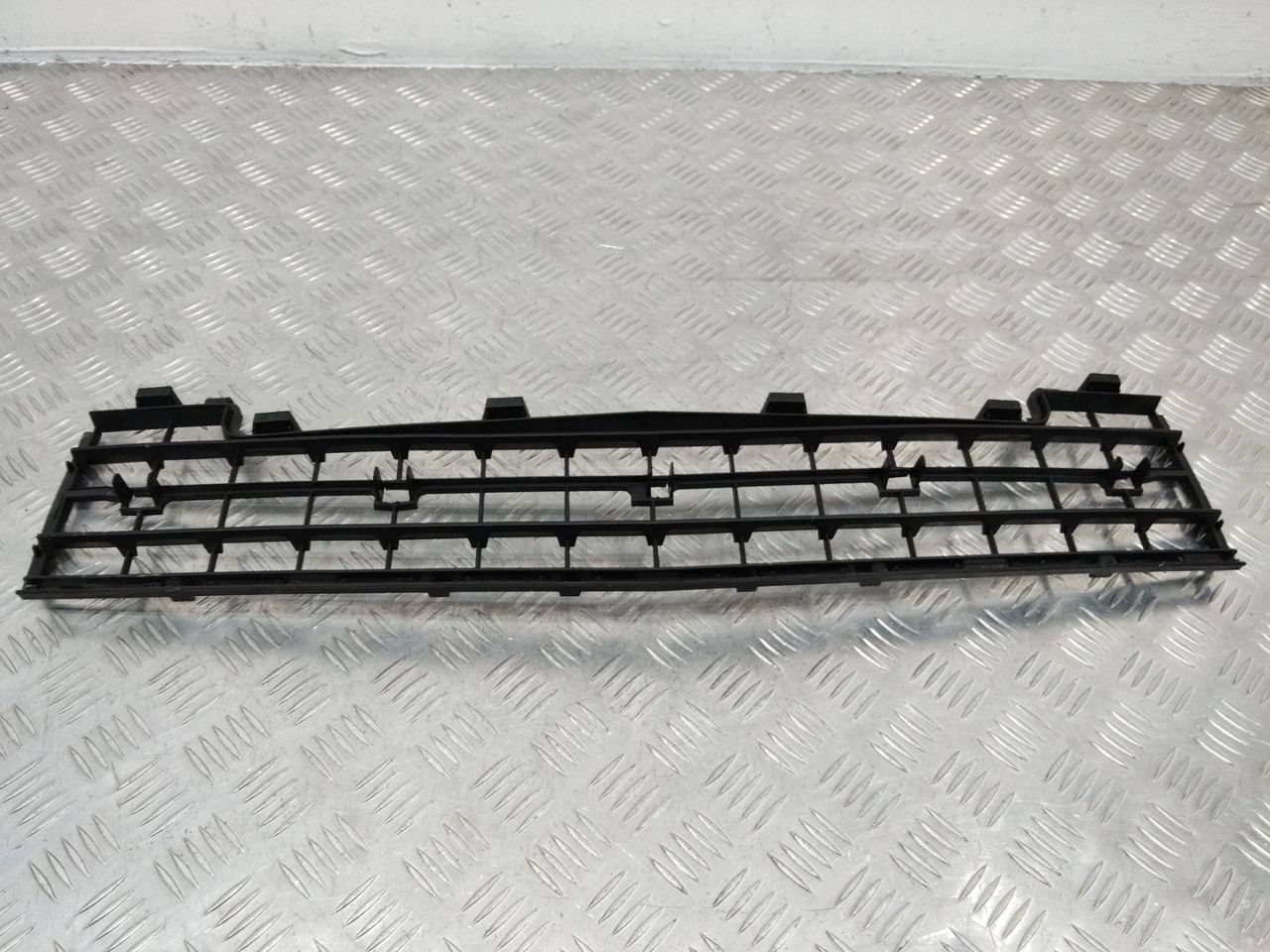 заглушка (решетка) в бампер Mercedes-Benz A-Класс W169 2008, A1698850124