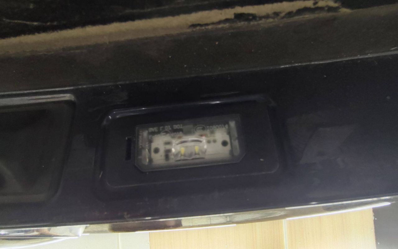 подсветка номера BMW X5 F15 2015