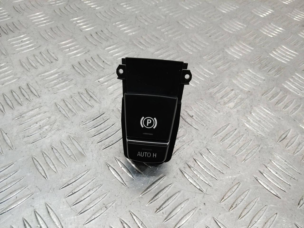 кнопка ручного тормоза (ручника) BMW X5 F15 2015, 938502801