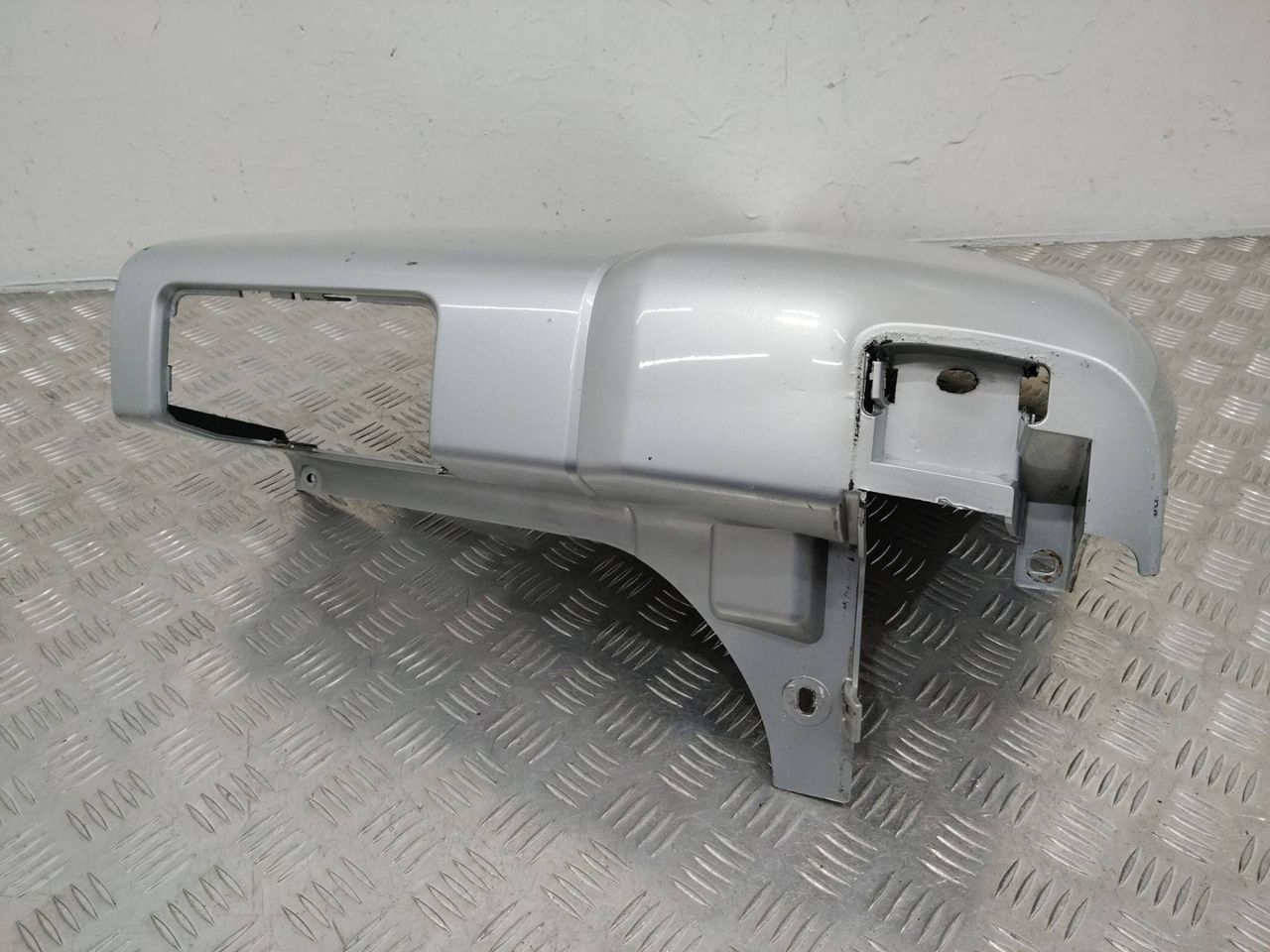 клык бампера задний правый Opel Vivaro B 2016, 850160502R