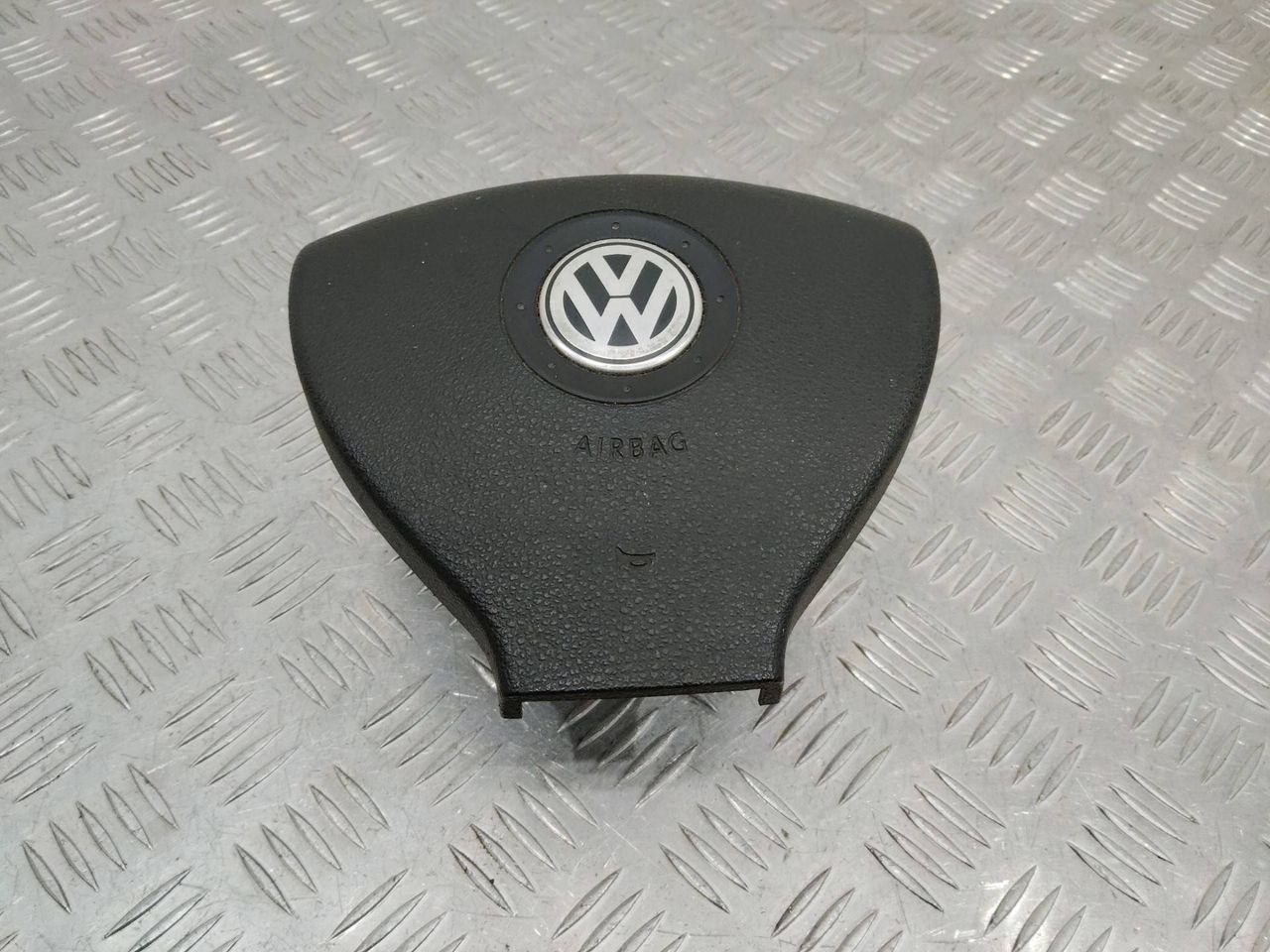 подушка безопасности водителя Volkswagen Caddy 3 поколение 2007, 2K0880201