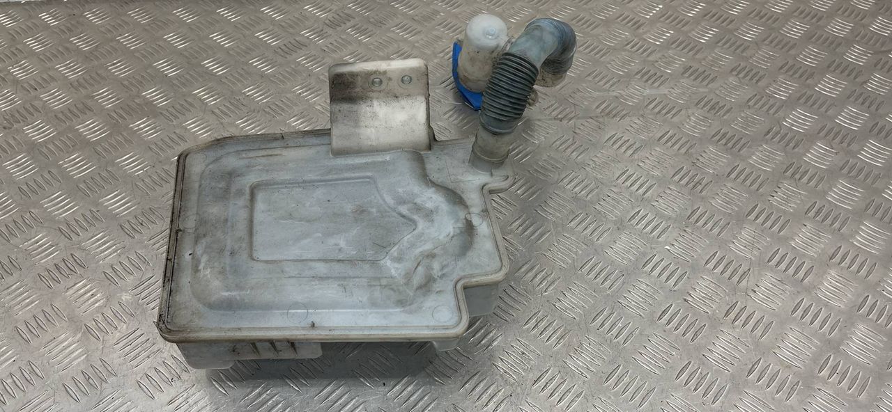 бачок омывателя Volkswagen Golf 5 поколение 2008, 1K0955453Q, 1K0955453R, 1K0955453S