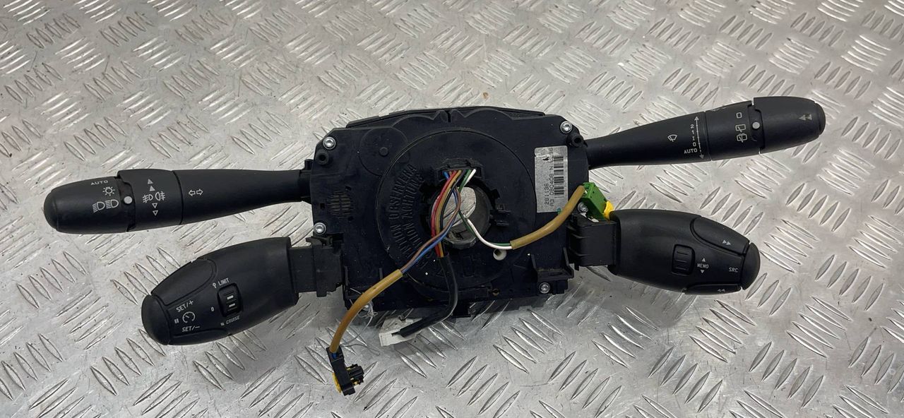 переключатель подрулевой (стрекоза) Peugeot 207 1 поколение 2008, 96630718XT