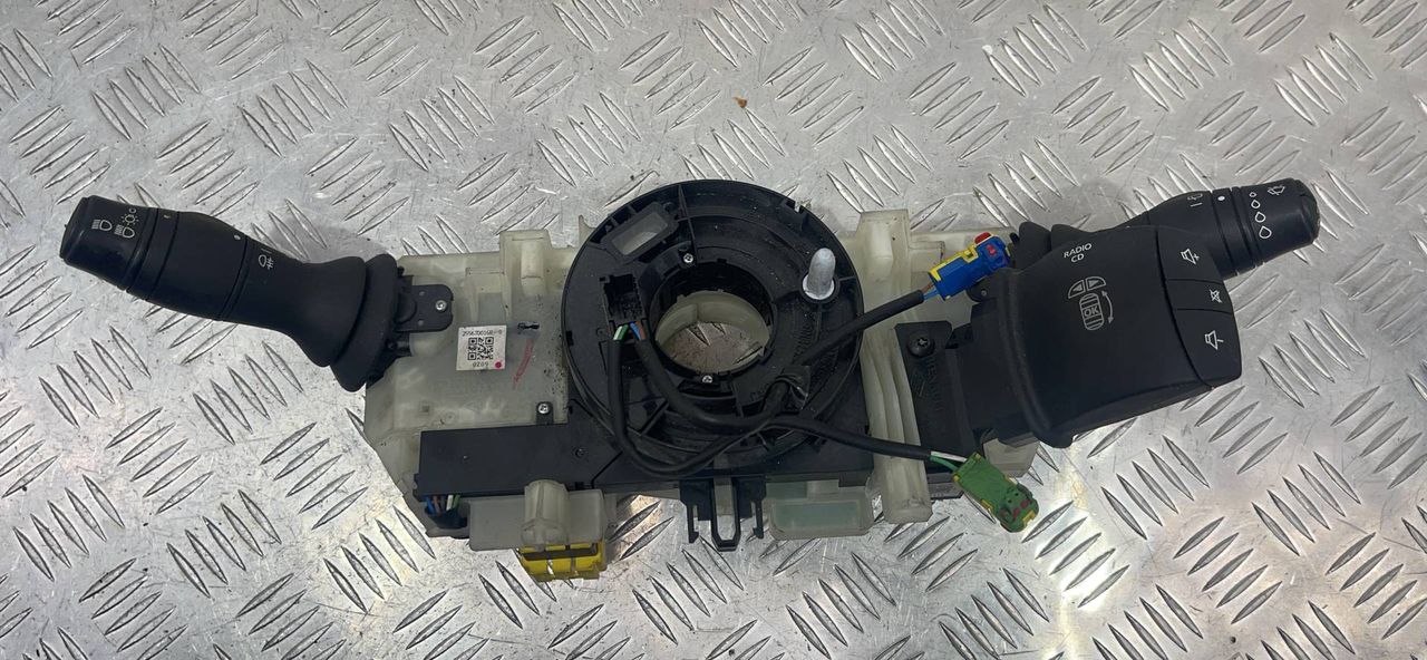переключатель подрулевой (стрекоза) Renault Megane 3 поколение 2011, 255670016R