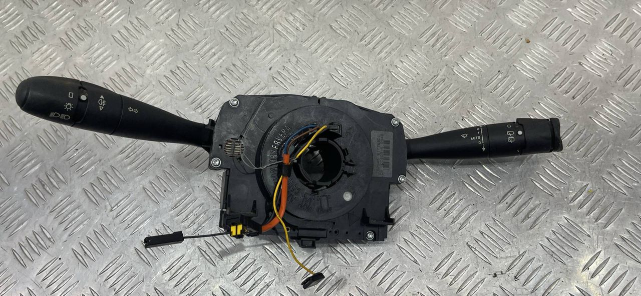 переключатель подрулевой (стрекоза) Citroen C2 1 поколение 2005, 96576769XT