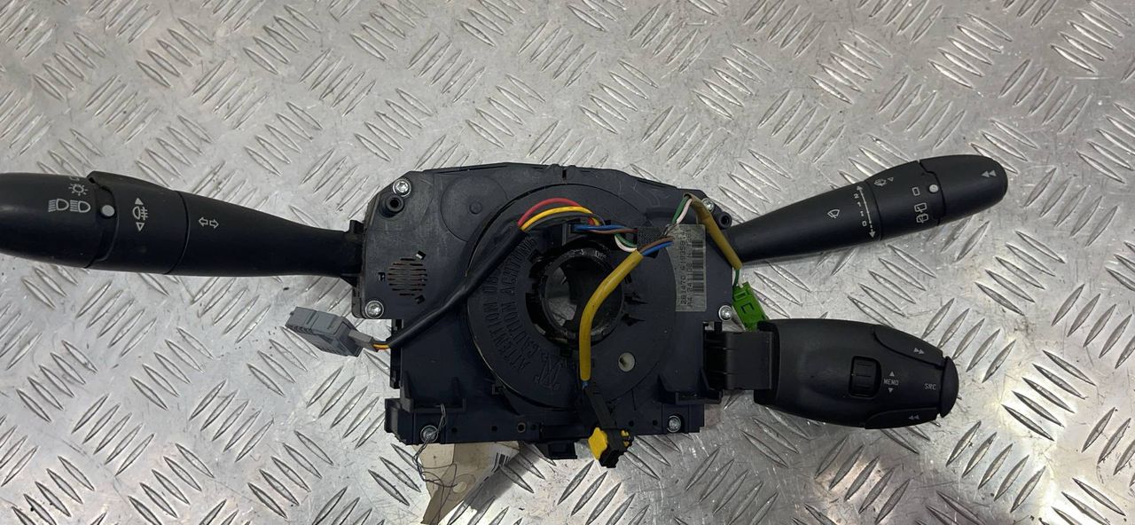 переключатель подрулевой (стрекоза) Peugeot 207 1 поколение 2007, 96630732XT