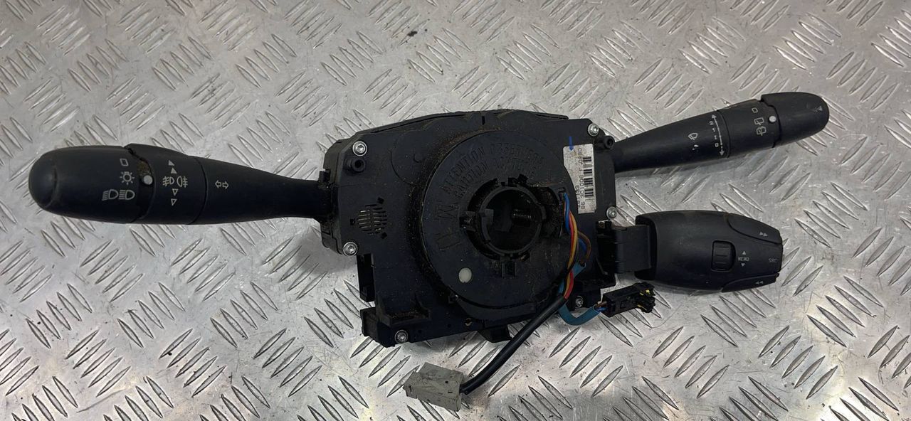 переключатель подрулевой (стрекоза) Peugeot 207 1 поколение 2008, 96657280XT