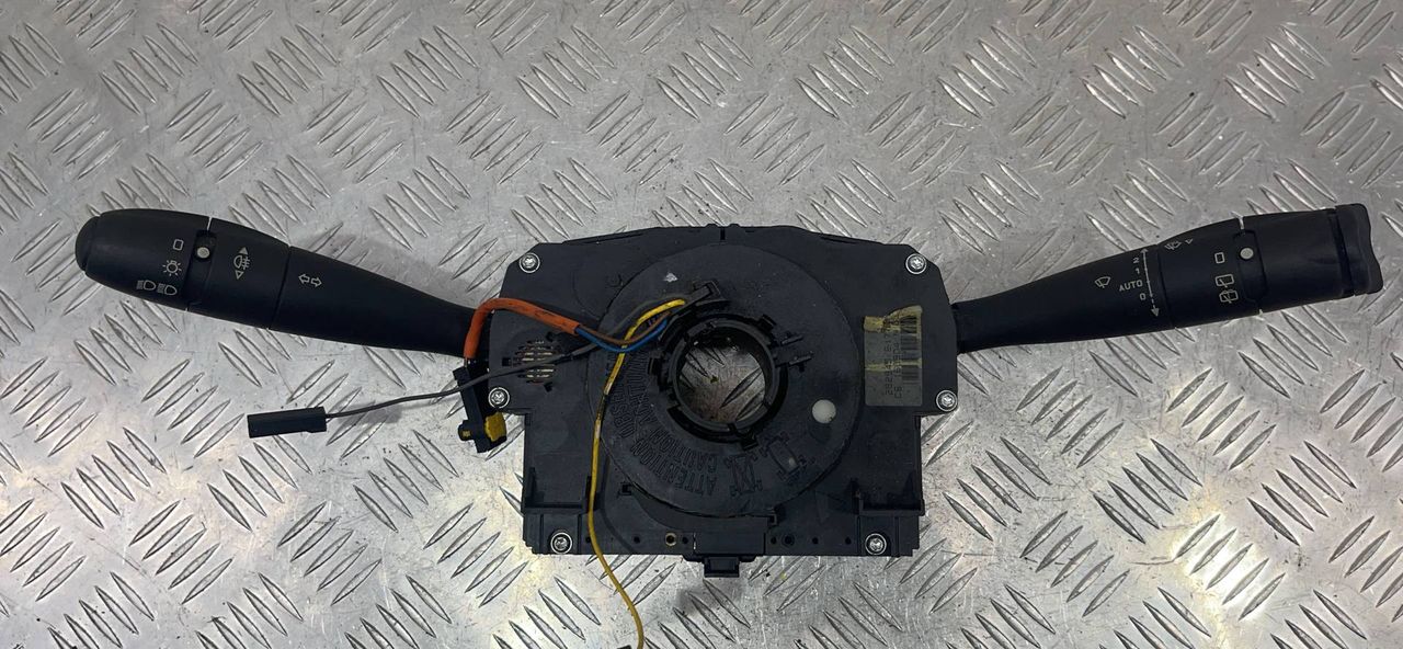 переключатель подрулевой (стрекоза) Citroen C2 1 поколение 2004, 96488210XT