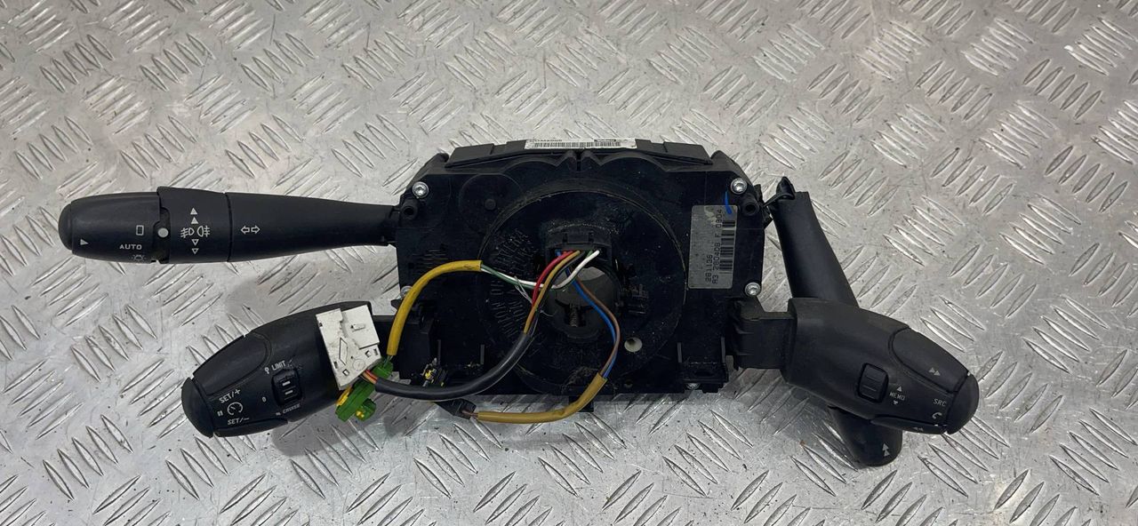 переключатель подрулевой (стрекоза) Peugeot 207 1 поколение 2008, 96630708XT